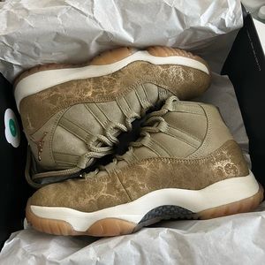 Womans Air Jordan 11